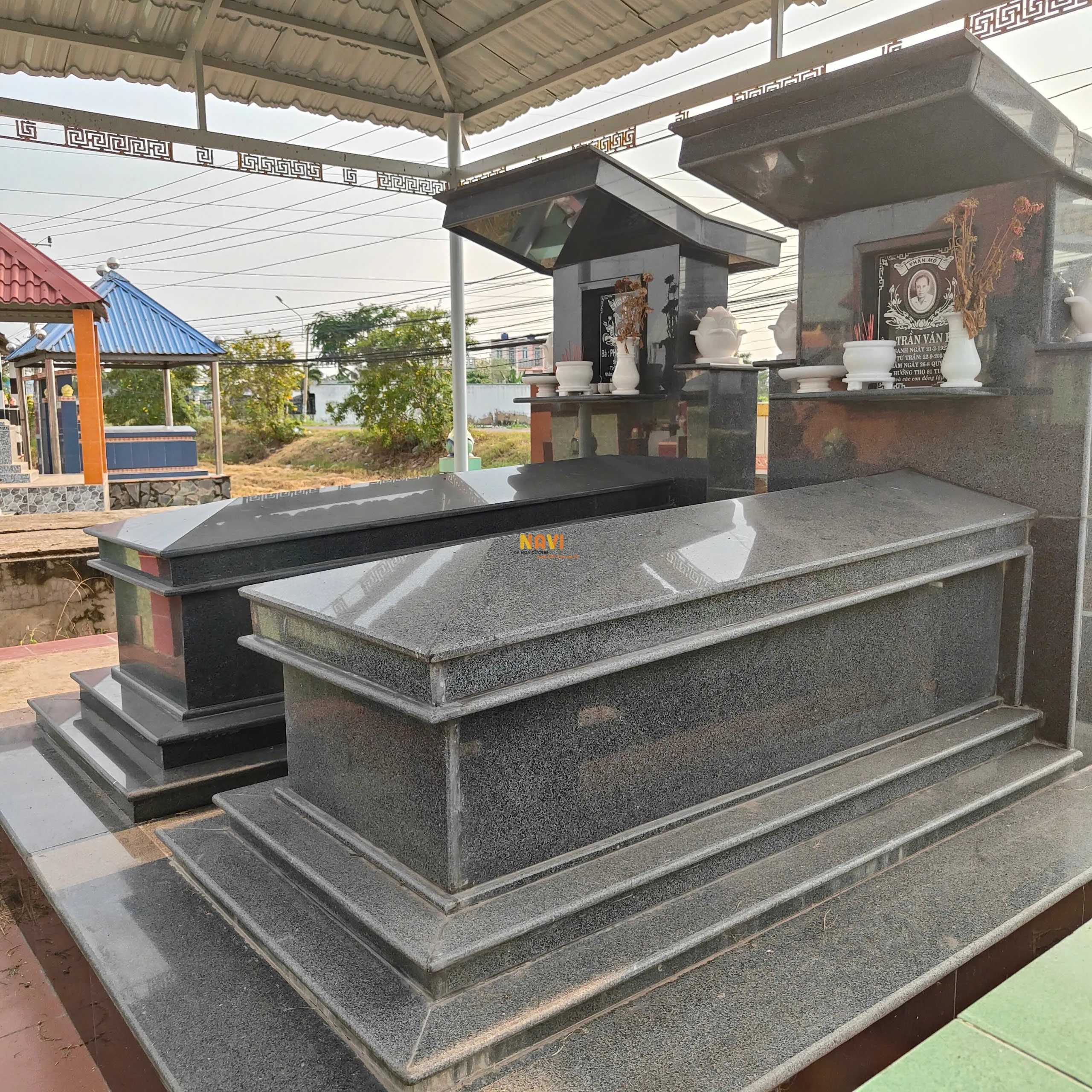 Mẫu mộ bia ốp đá hoa cương 	01 