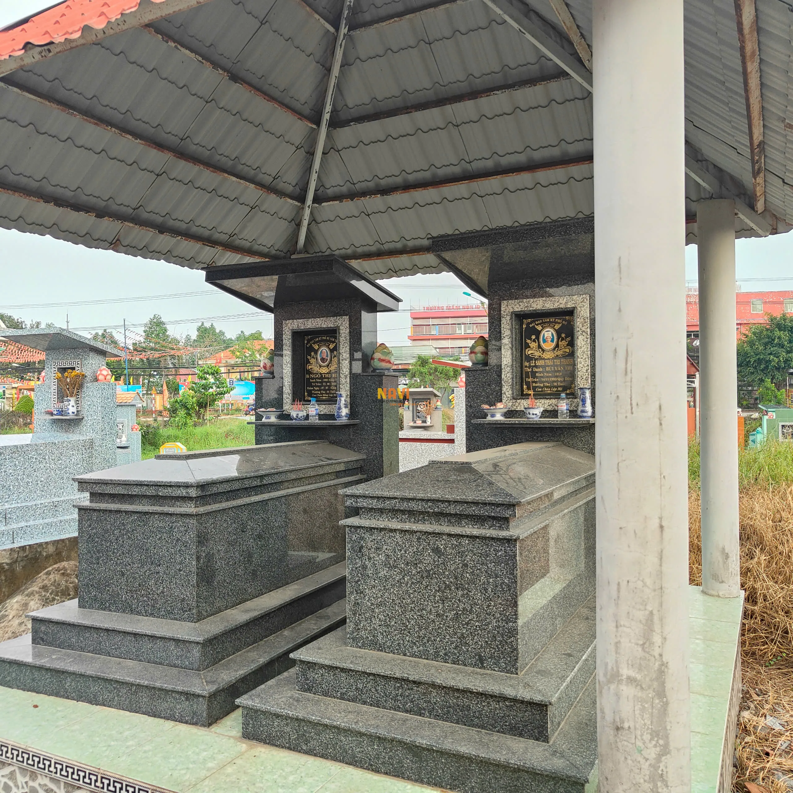 Mẫu mộ bia ốp đá hoa cương 	22 