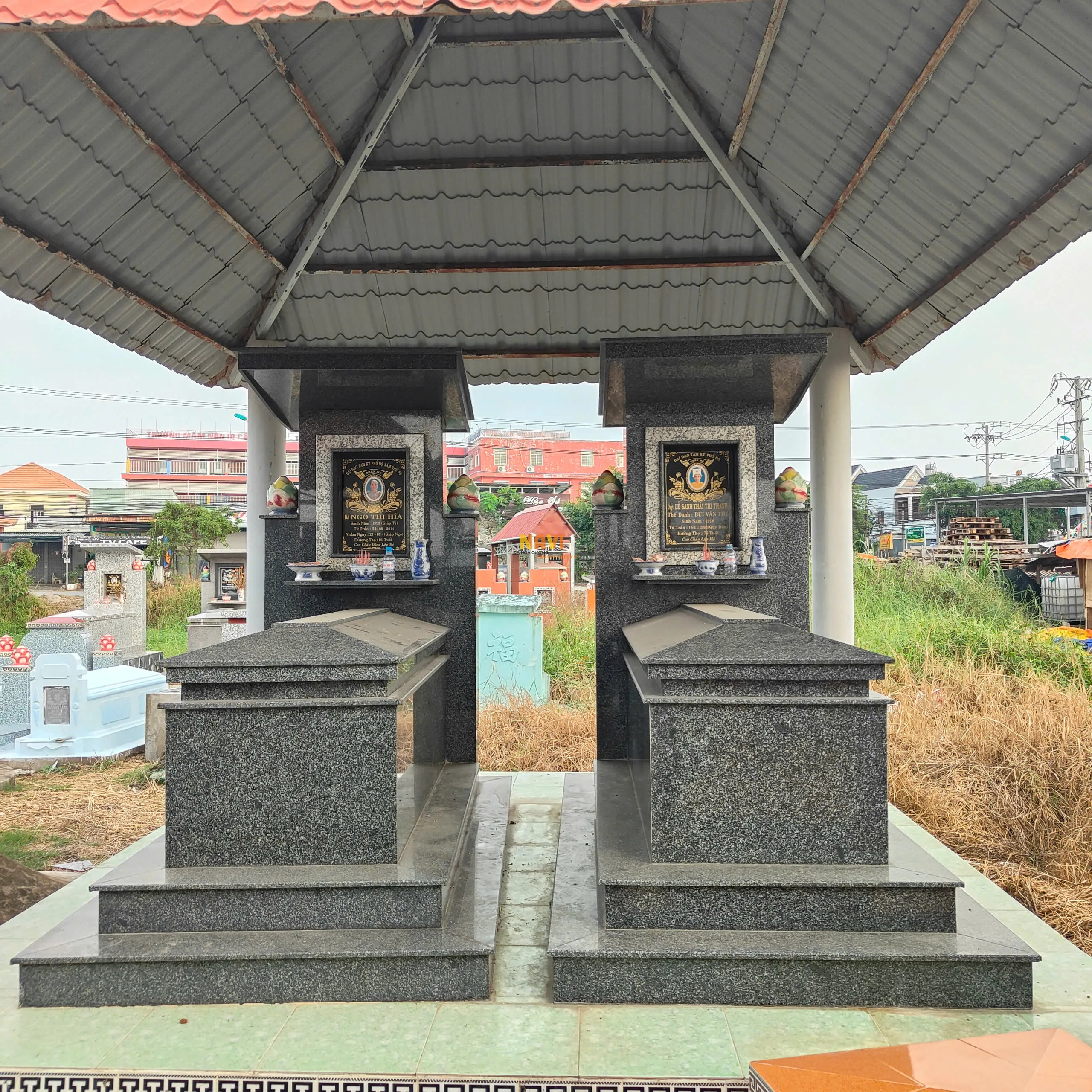 Mẫu mộ bia ốp đá hoa cương 	23 